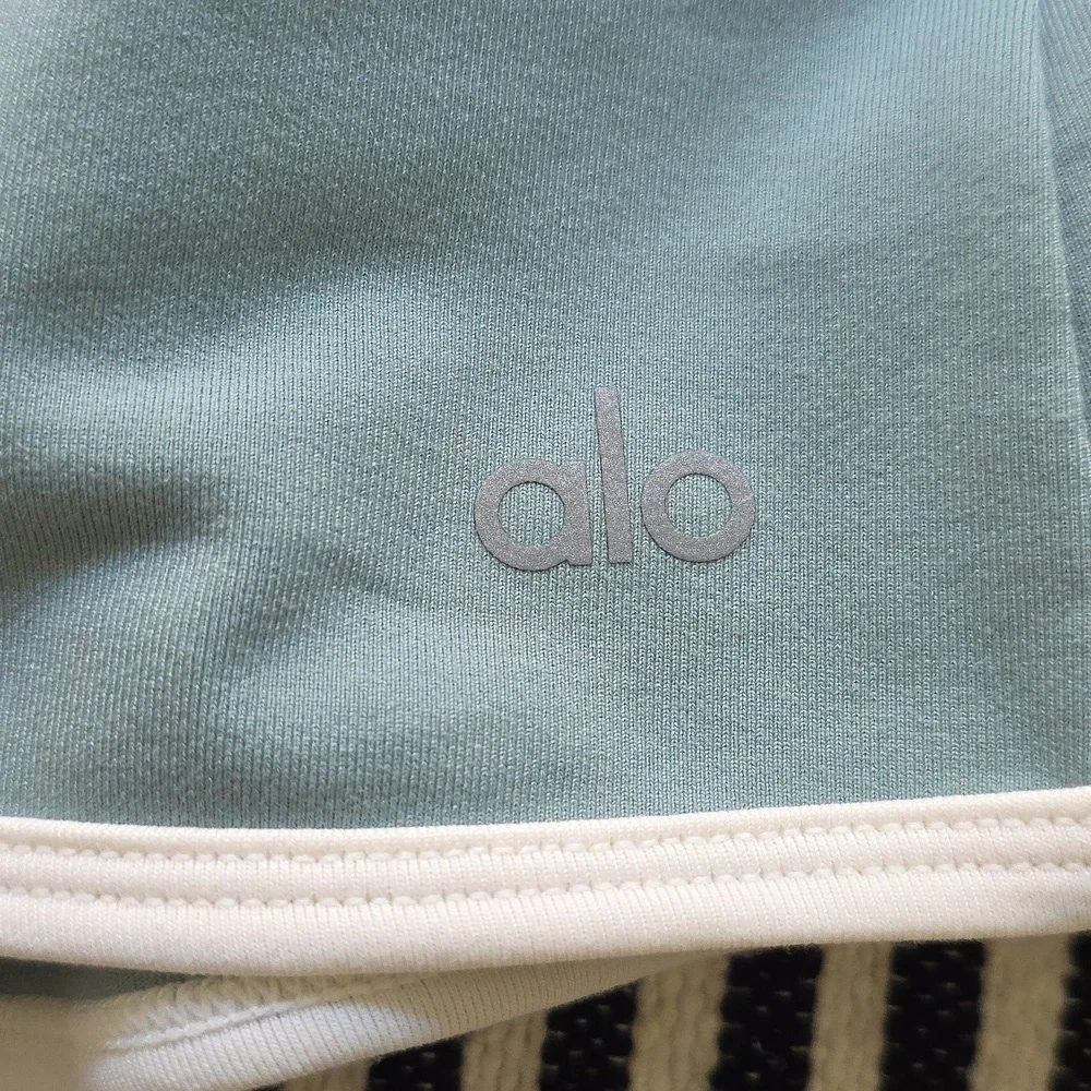 ALO Yoga Teal and Cream Skater Skirt SET)